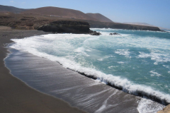 Wellengang am Strand von Ajuy