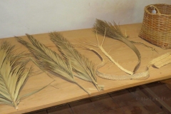 Flechtereien aus Palmenblättern