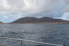 Die ersten Berge von La Graciosa sind sichtbar
