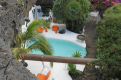 Ein Blick von oben auf den Pool