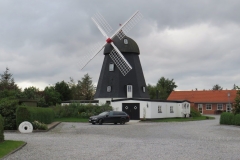 Windmühle im Ort