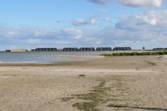 An der Ostseeküste mit Blick Richtung Hafen