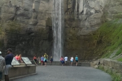 Der Wasserfall von unten aus gesehen