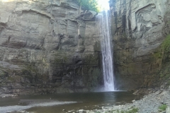 Der Wasserfall von unten aus gesehen