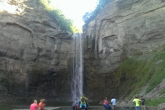 Der Wasserfall von unten aus gesehen