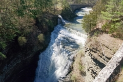 Der Weg flussabwärts aus dem National Park