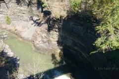 Der Weg flussabwärts aus dem National Park