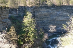 Der Weg flussabwärts aus dem National Park